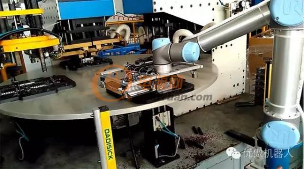丹麦优傲机器人助力建霖工业实现柔性制造1
