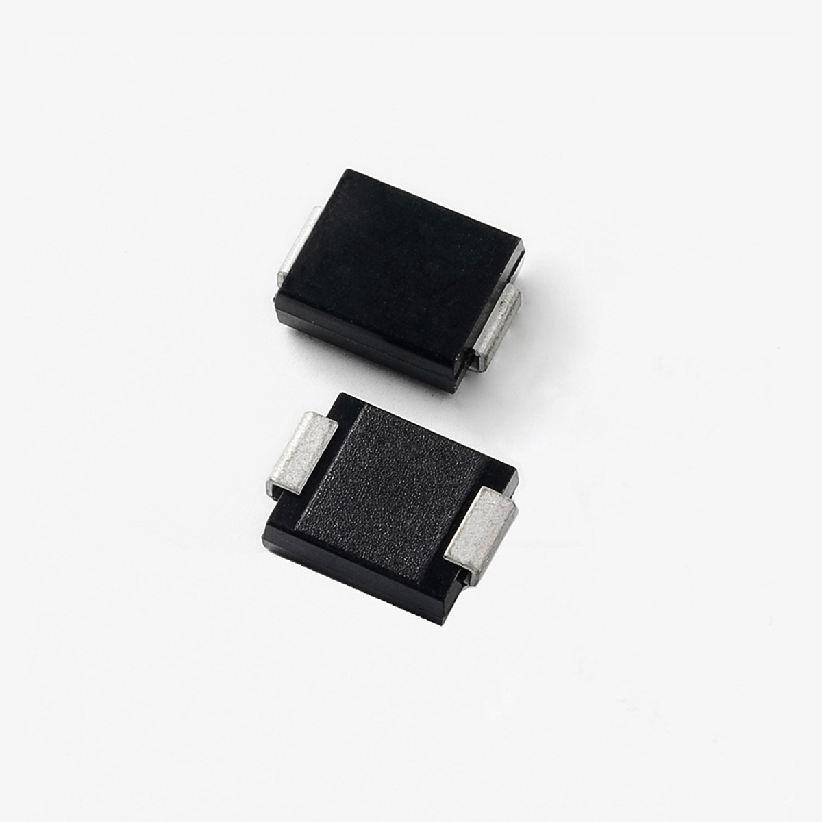 業(yè)內(nèi)首款采用DO-214AB封裝、額定浪涌電流為2kA的保護晶閘管