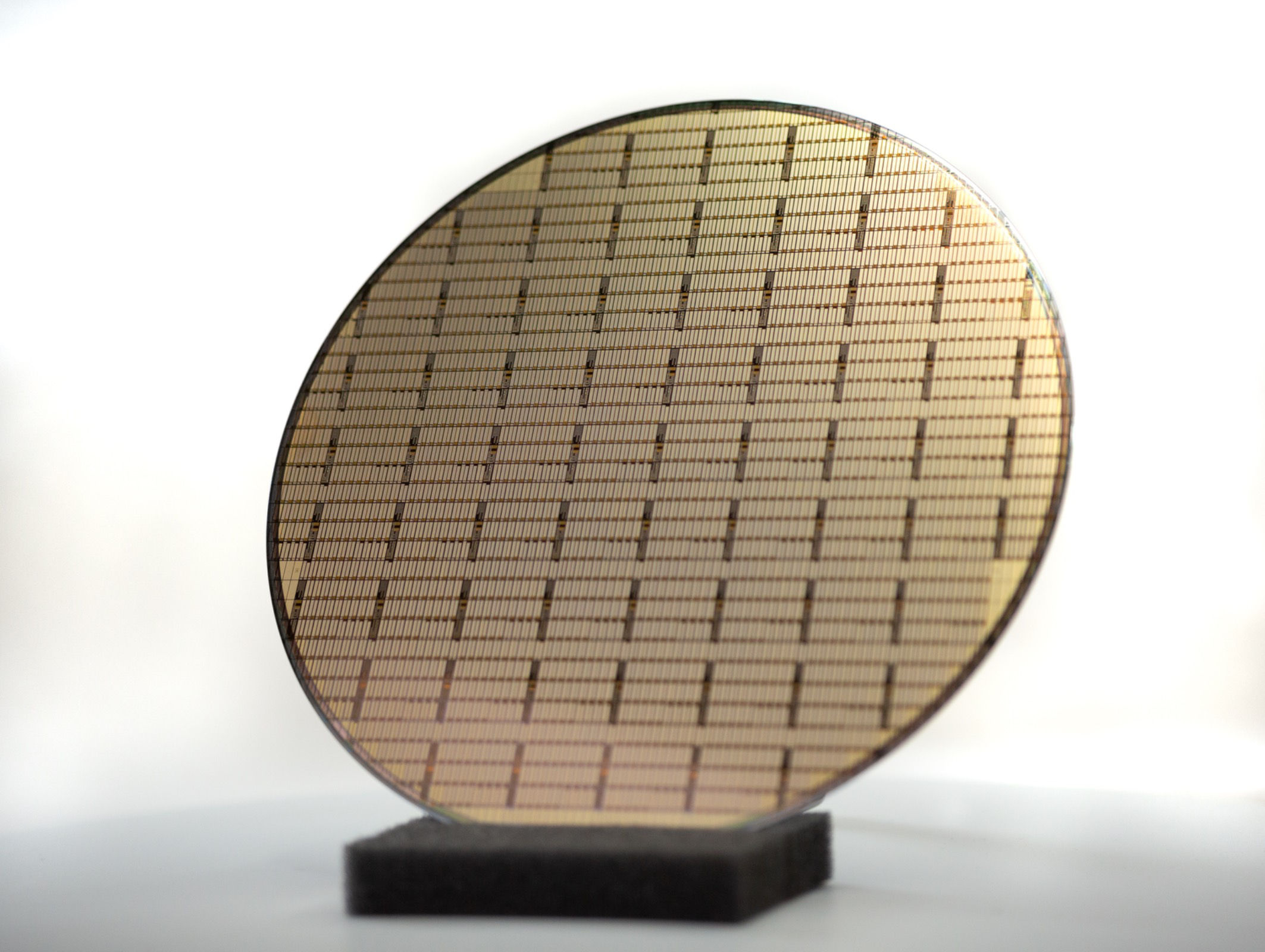 英飞凌发布《2026年GaN技术展望》：技术创新引领功率半导体领域氮化镓高速增长